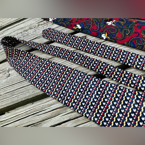 Mens WALT DISNEY WORLD Mickey Mouse Print Tie Goofy Donald Silk Tie Lot One Size - Picture 2 of 15